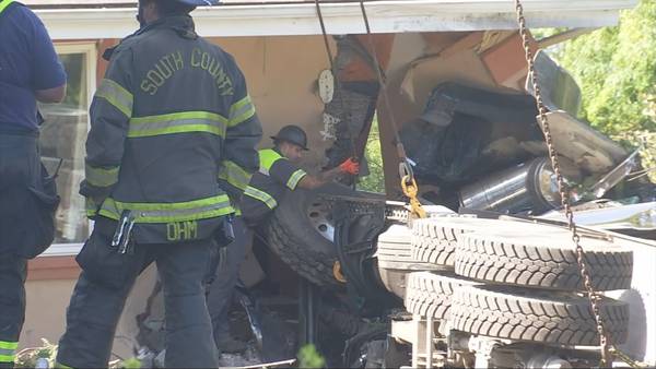 Police: brakes may have failed on dump truck that crashed into Edmonds home