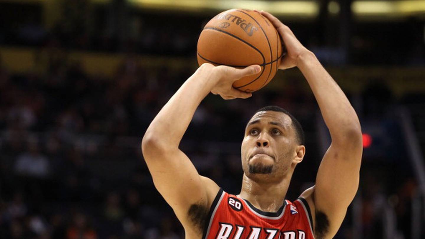 Former Blazers star Brandon Roy has become an elite high school basketball  coach at Nathan Hale in Seattle 