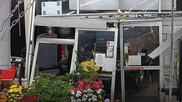 RAW: Thieves back truck into Federal Way store, leave with ATM