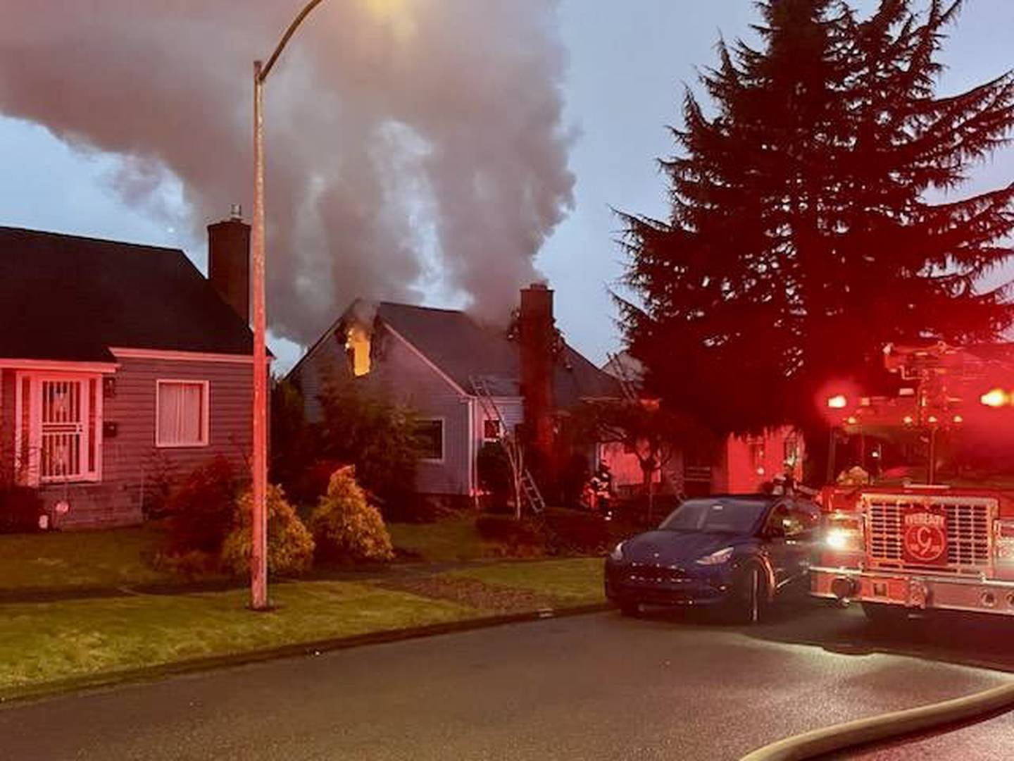 Tacoma neighborhood awakened by early-morning fire